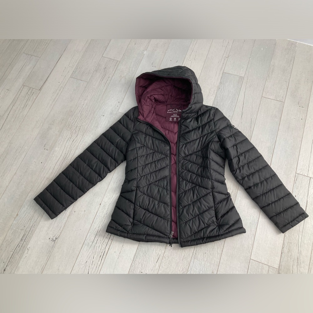 New without tags HFX Performance Jacket /Coat Women’s size M color multi.